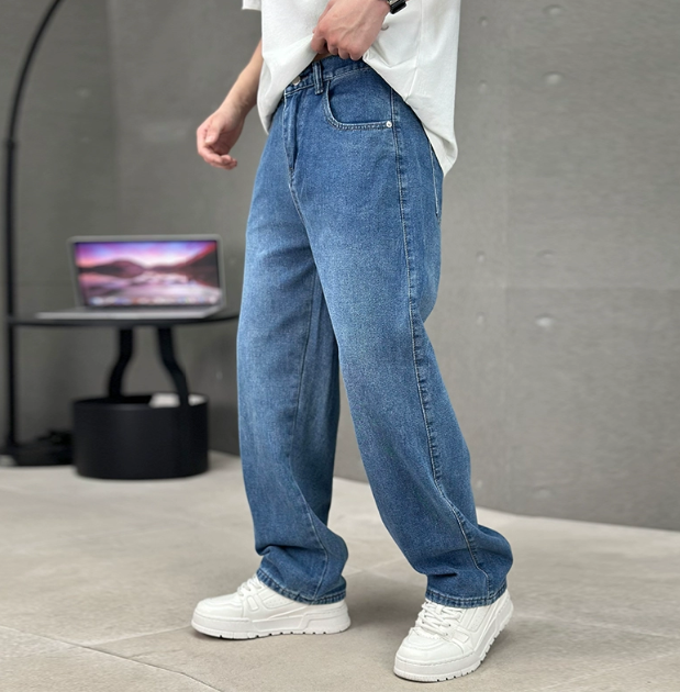 Relaxed Straight Leg Men's Jeans - Classic Casual Denim